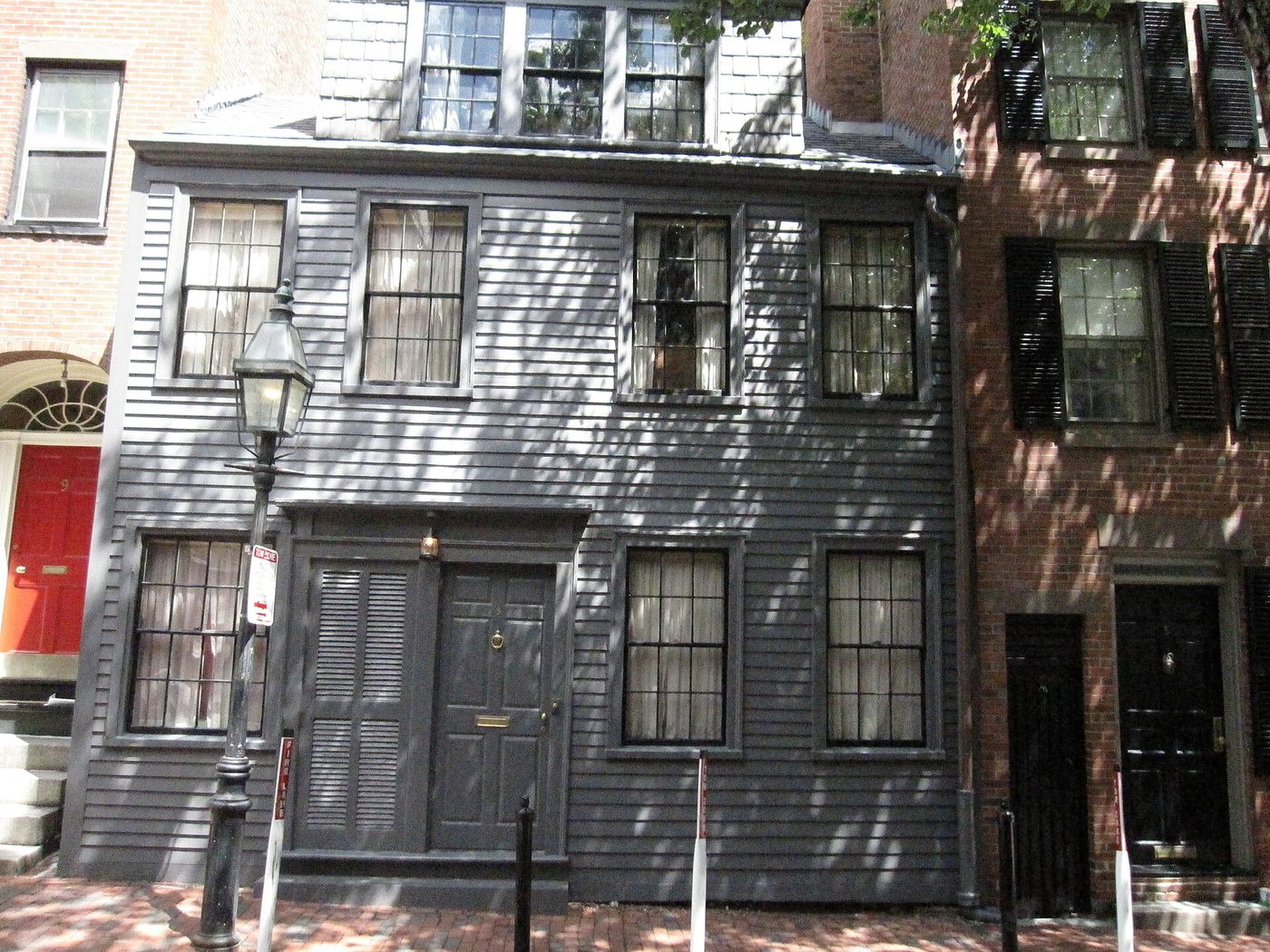 A clapboard townhouse on Pinckney Street, Beacon Hill, Boston