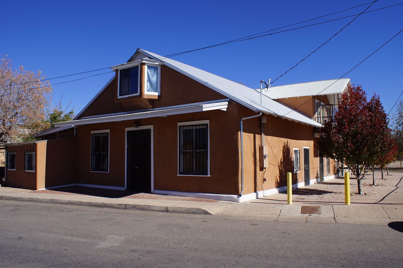 A twentieth-century adobe residence on a New Mexico street